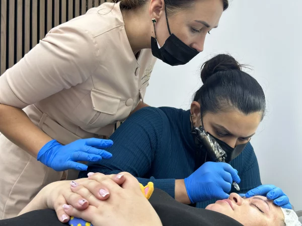 ‘Power of Brows’ Masterclass + 🎁 - Image 3